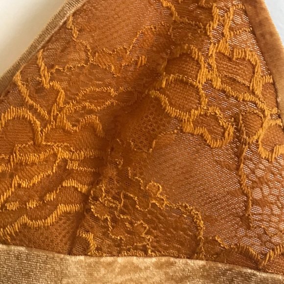 Shimera - Lace & Velvet Bralette, S - Picture 3 of 7